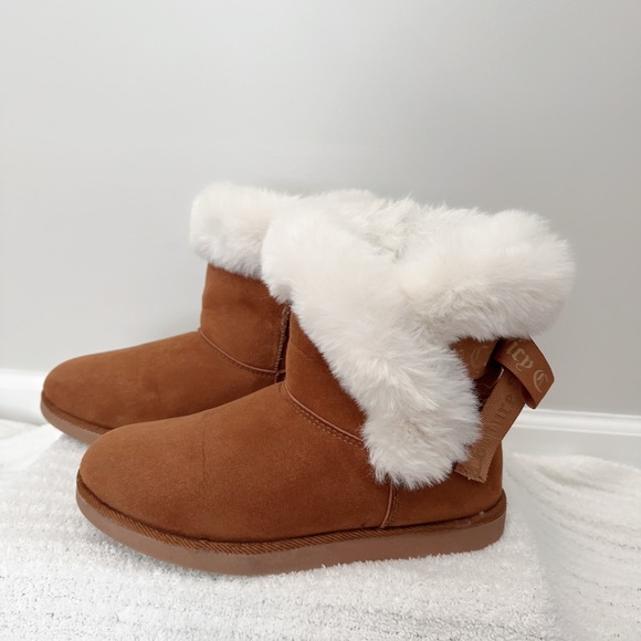 Juicy Couture Brown Ankle Boots with White Fur - Picture 7 of 11